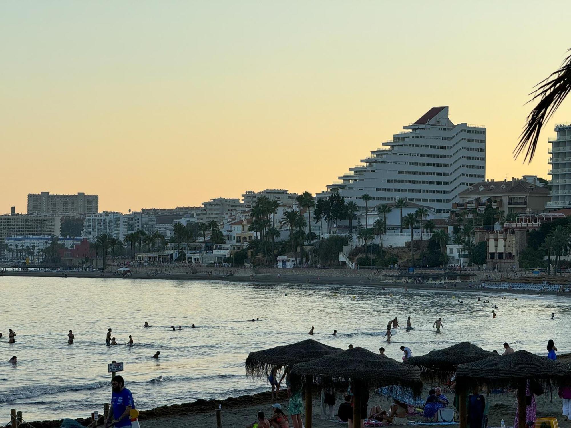 דירות Spectacular Sea Views בנאלמדנה מראה חיצוני תמונה